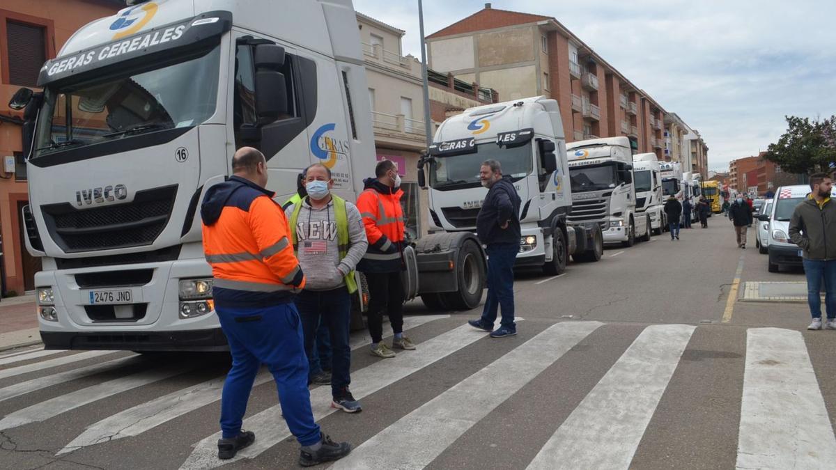 Paro del transporte en Benavente. / E. P.