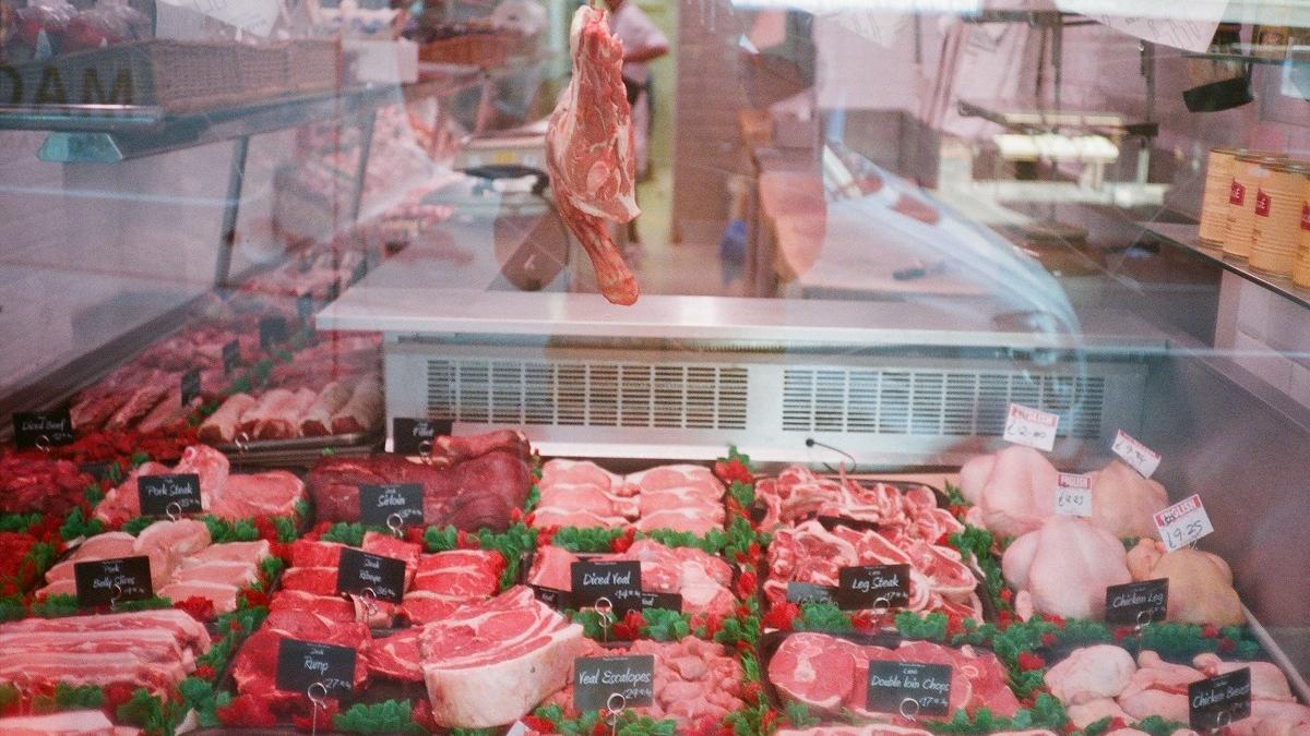 Los expertos recomiendan no consumir carnes rojas.