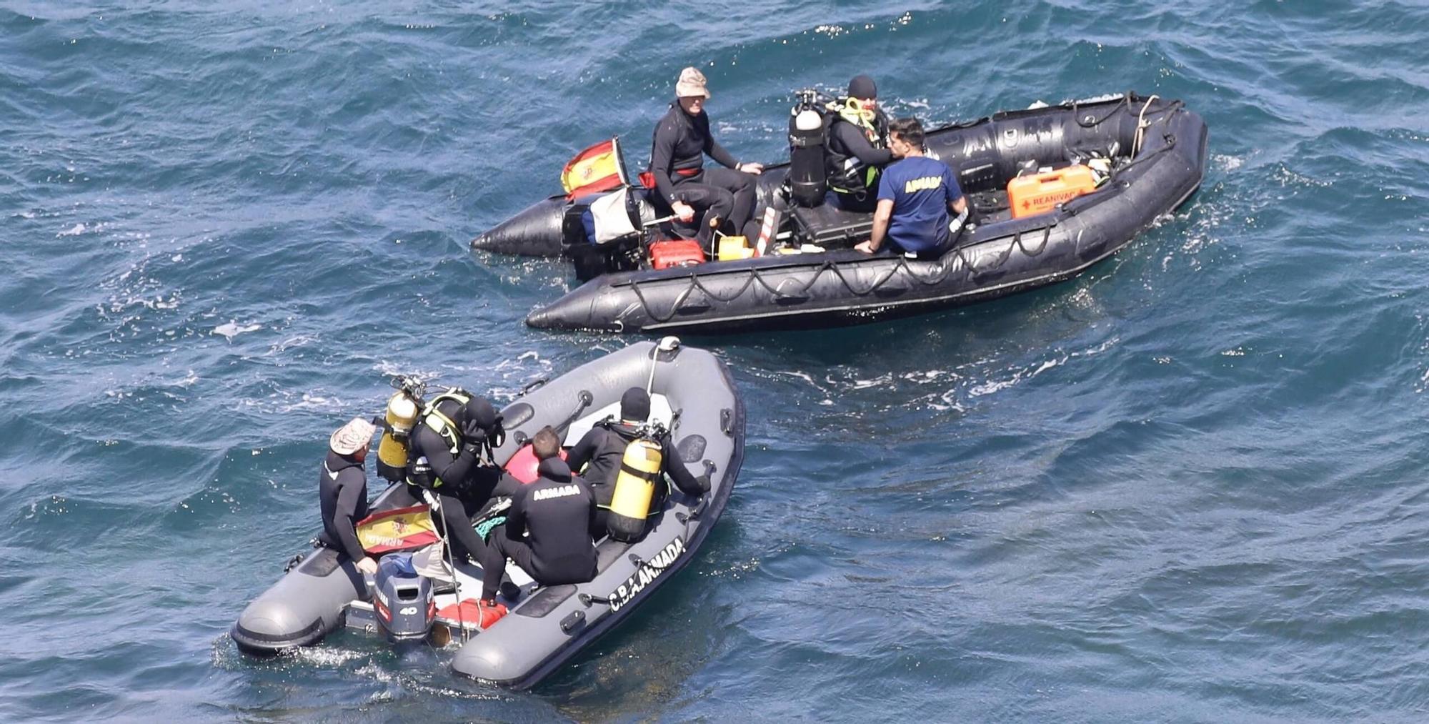 En imágenes: Así fueron las labores de desactivación de tres obuses en la costa de Gijón