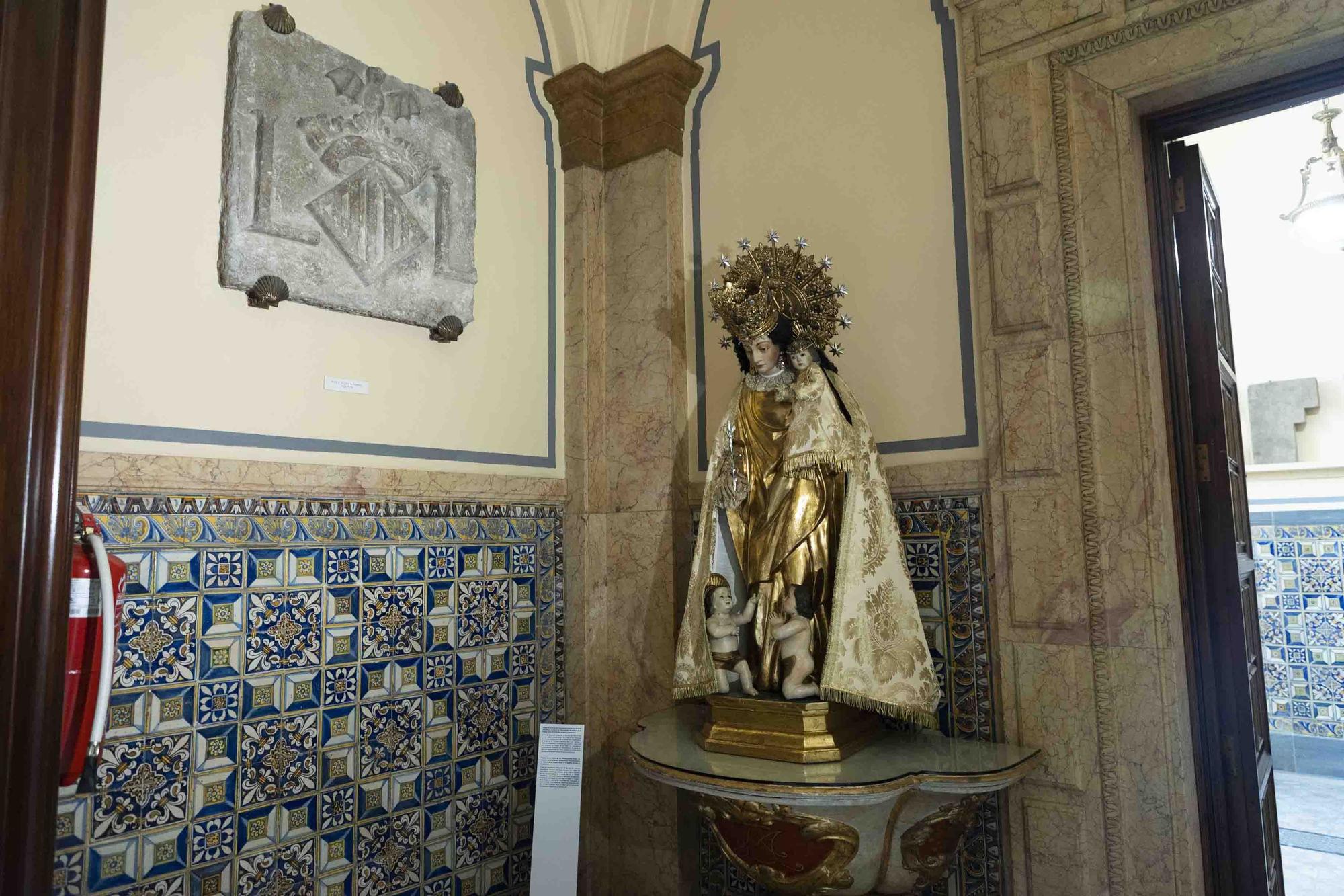 La Virgen de los Desamparados en el Ayuntamiento