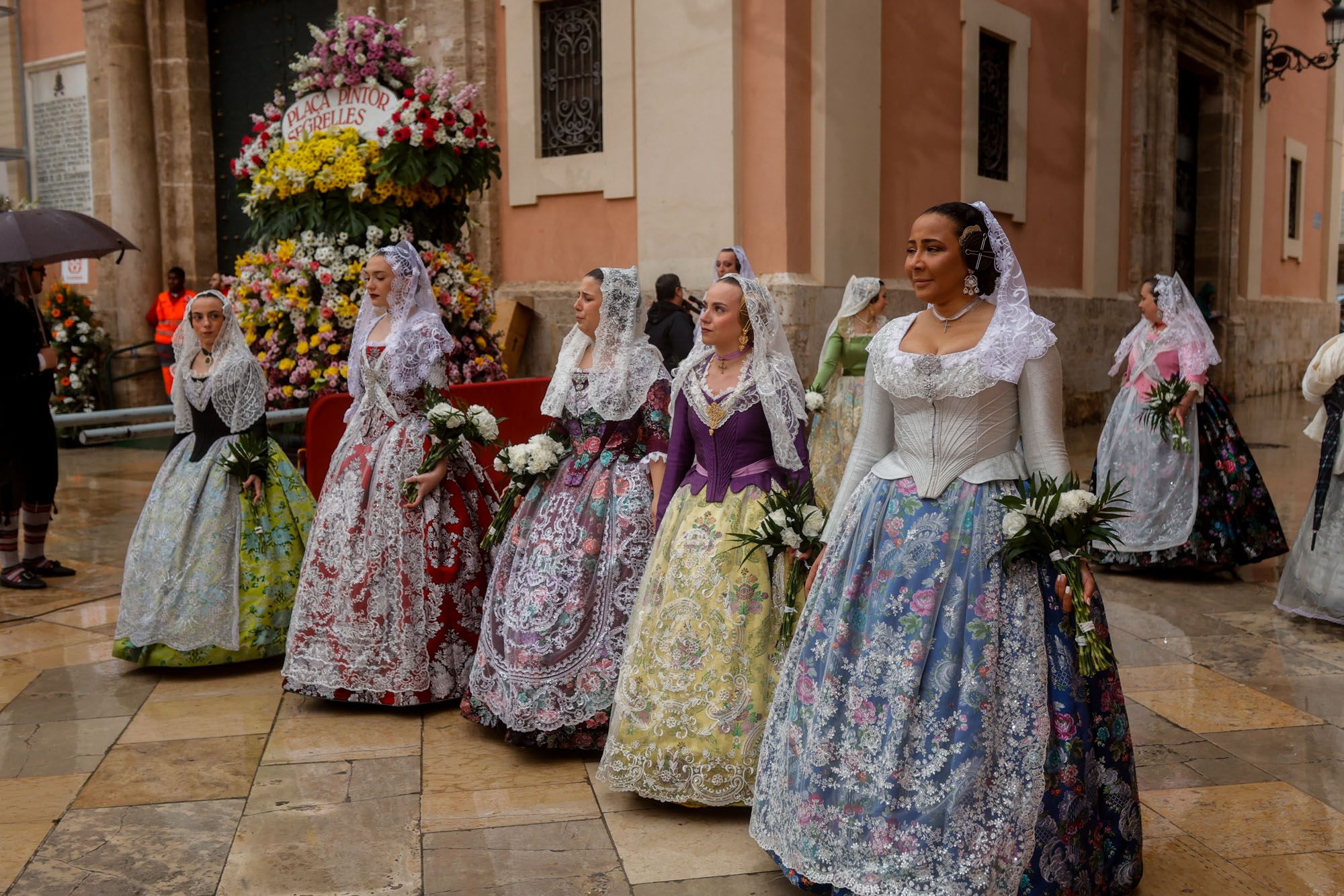 Todas las fotos de la Ofrenda del 18 de marzo por la calle San Vicente hasta las 17 horas
