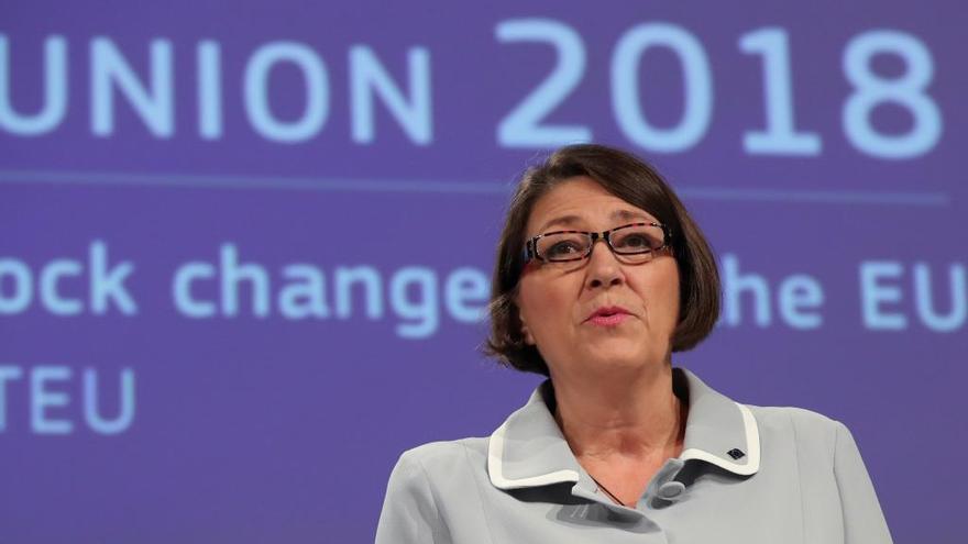 La comissària europea de Transports, Violeta Bulc