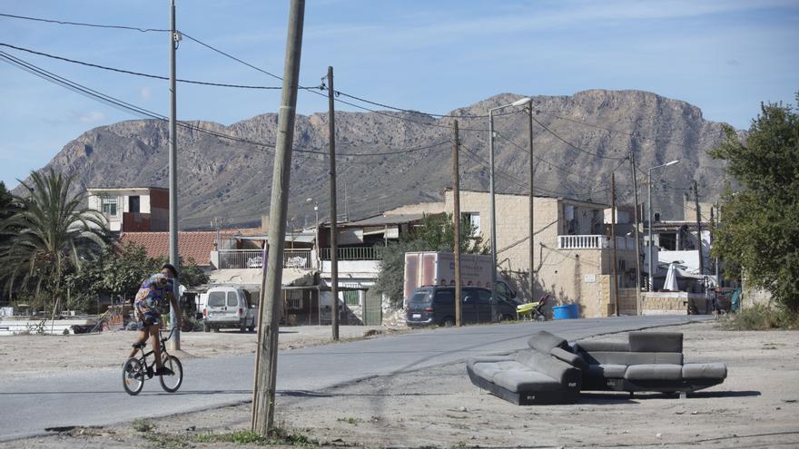 El barrio del Cementerio de Alicante, los otros 360 días del año