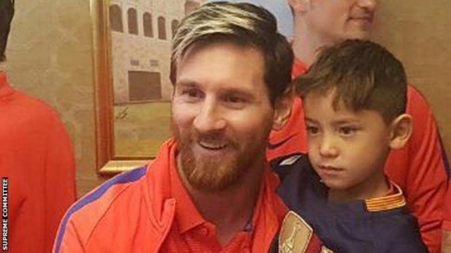 Messi conoce al niño afgano que quería ser como él