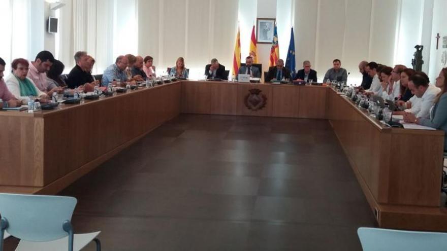 PSPV, PP y Cs apoyan en Vila-real la unidad de España, aunque con reproches