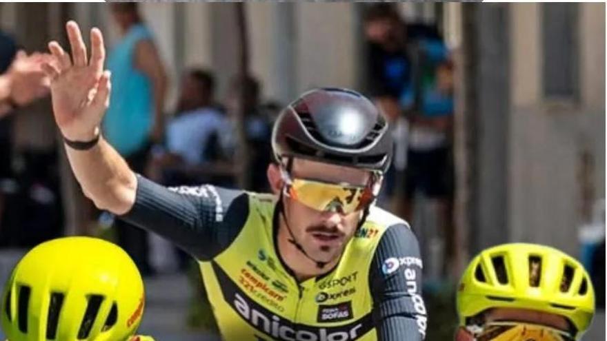 El Illes Balears - Arabay anuncia el fichaje de Xavi Cañellas.