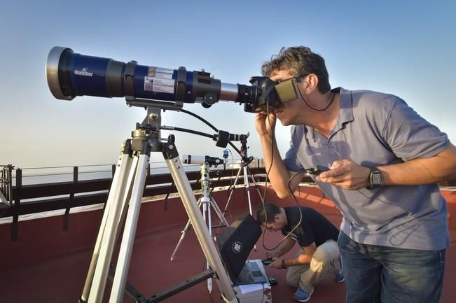 Observación del eclipse con "los cazadores de ...