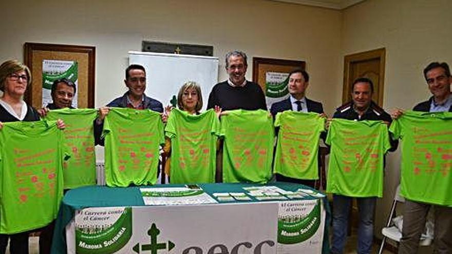 Presentación de la carrera y de las camisetas de este año.