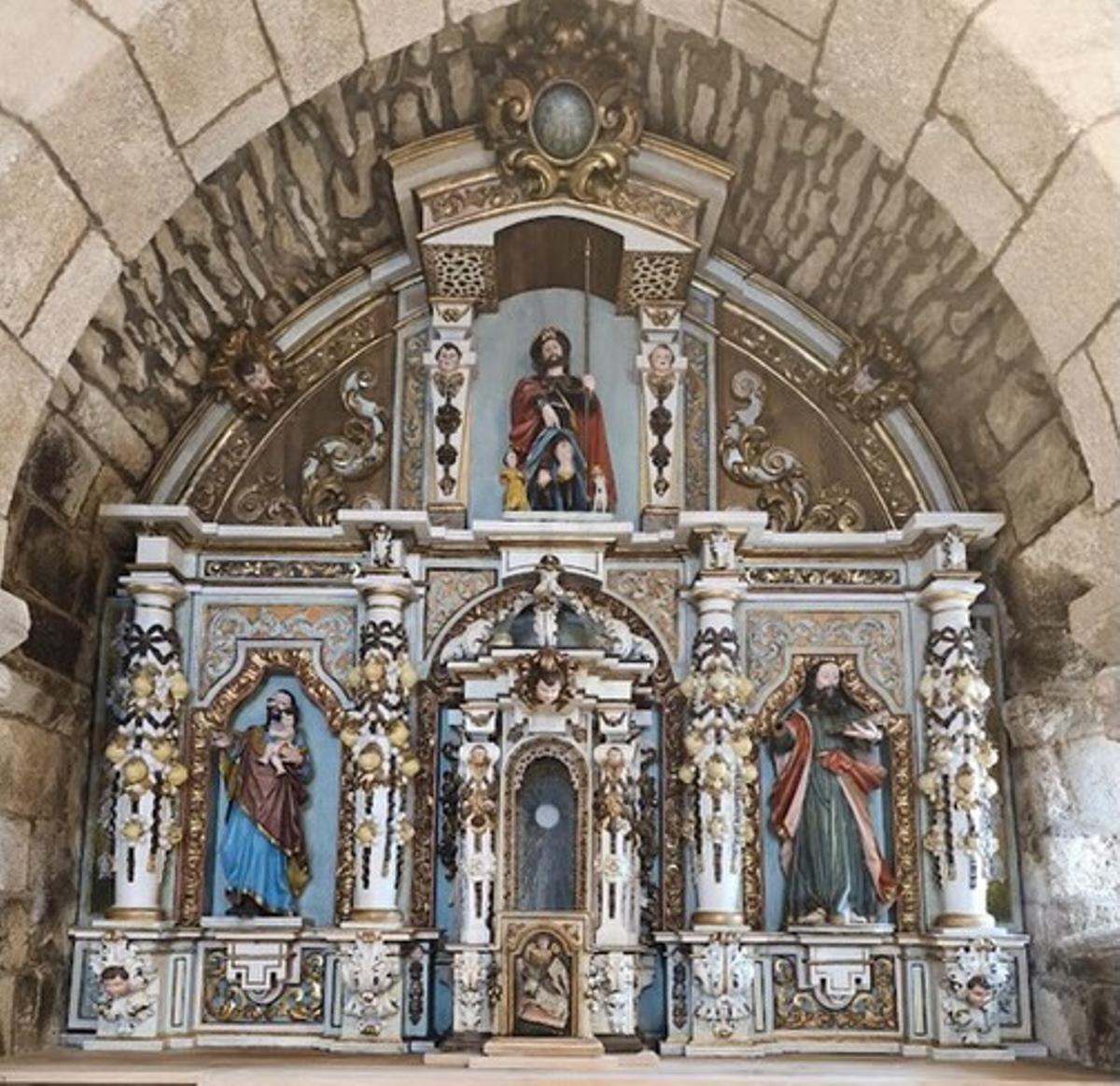 Imaxe do anterior estado do retablo.