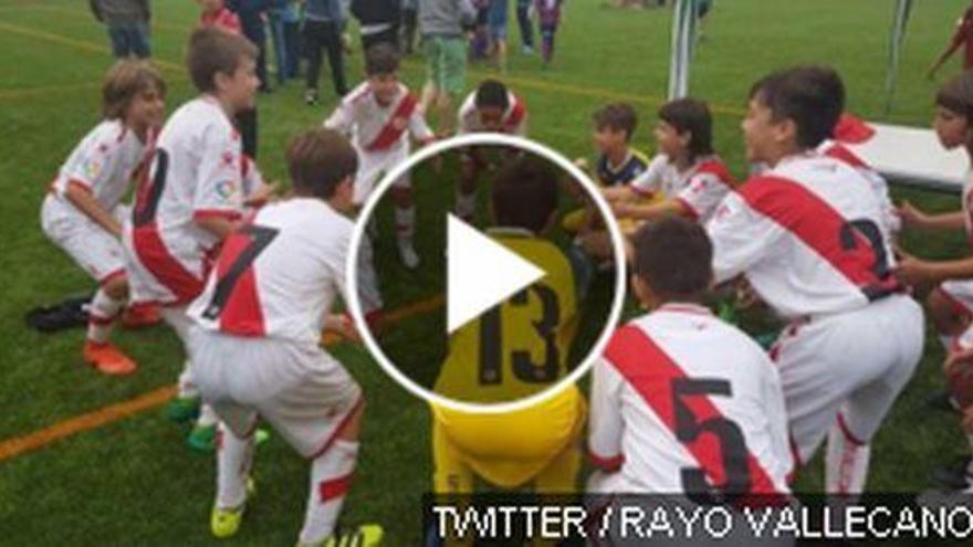 Fantástico gesto de deportividad a los niños del Rayo Vallecano