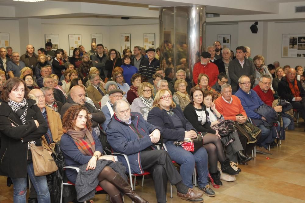 Reunión en la Casa del pueblo del PSOE gijonés