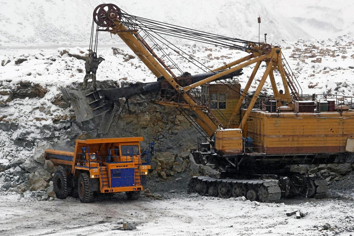 Extracción de carbón en la mina a cielo abierto de Vostsibugol, en Siberia