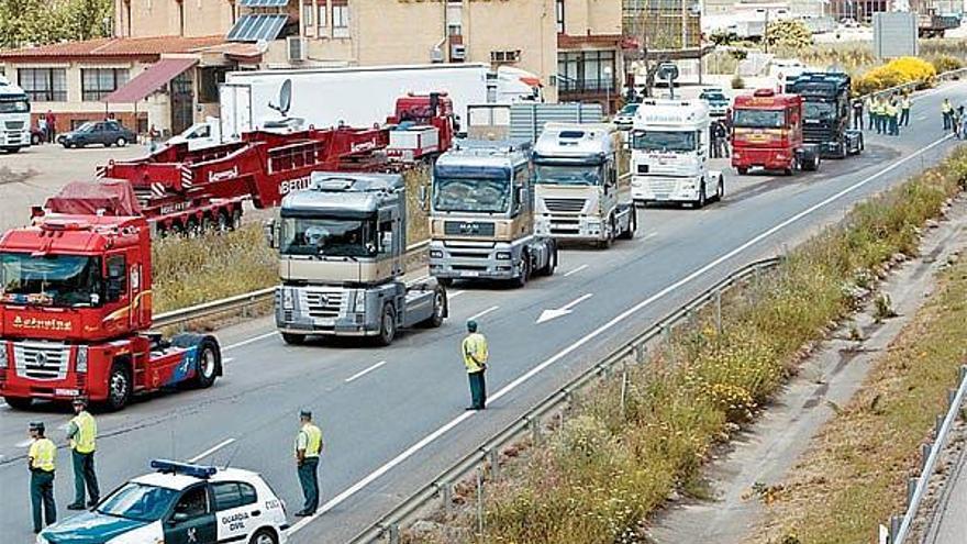 Los camioneros retenidos en Benavente regresaron ayer a los lugares de procedencia.