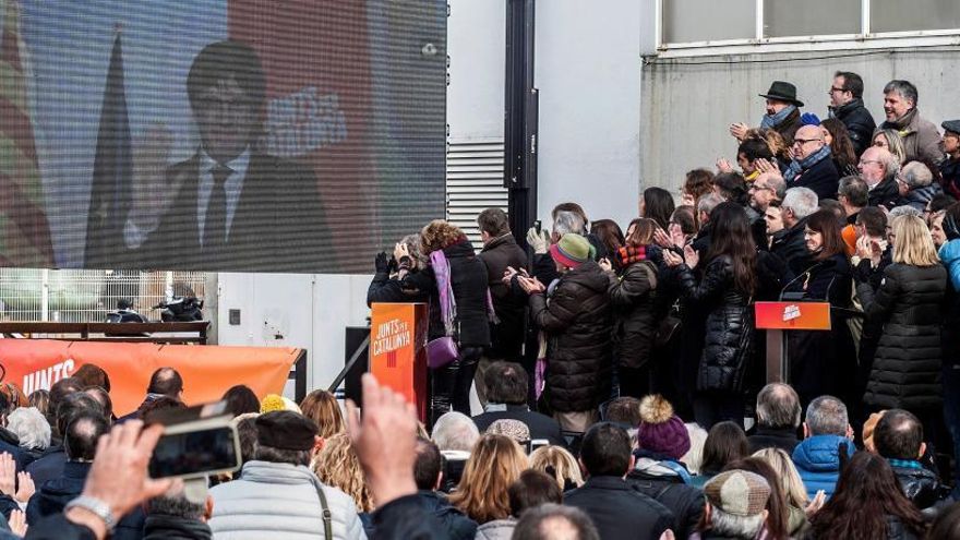 Puigdemont: &quot;Encarem el 21-D com una segona volta de l&#039;1-O&quot;