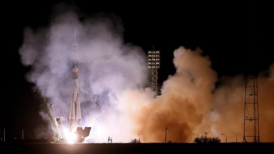 Rusia lanza con éxito el carguero espacial Progress MS-21 rumbo a la EEI.