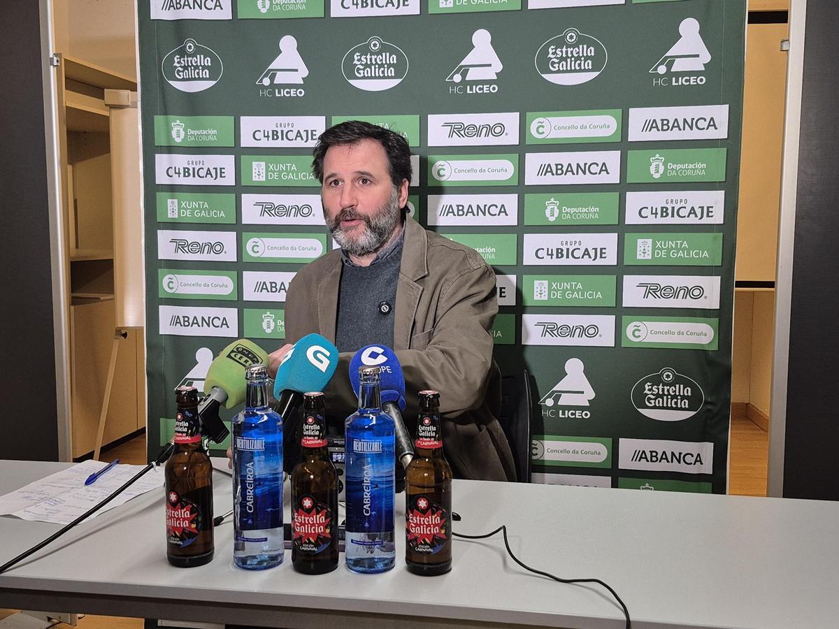 Antón Boedo, en la rueda de prensa del Liceo en el Palacio de Riazor.