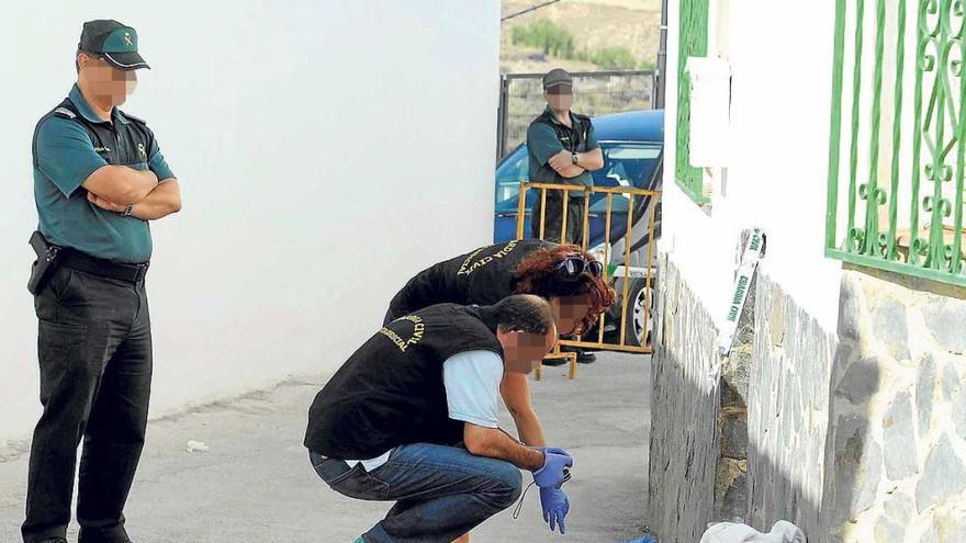 Un hombre asesina a su pareja en un pueblo de Granada y luego intenta suicidarse