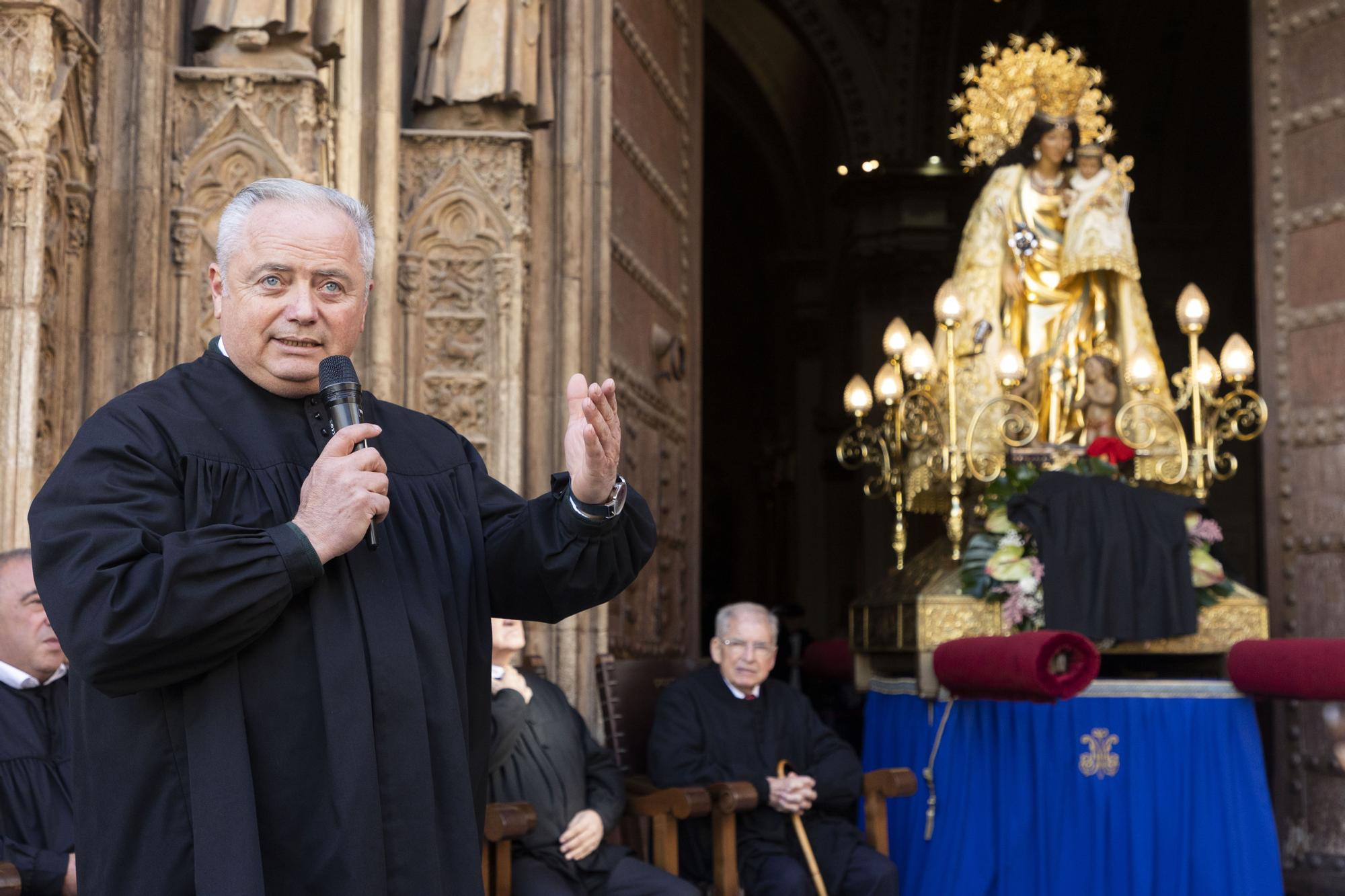 La Virgen de los Desamparados asiste al Tribunal de las Aguas