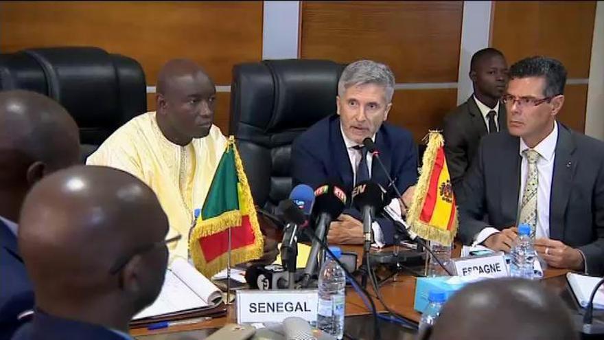 Grande-Marlaska visita Senegal para reforzar la cooperación contra la inmigración