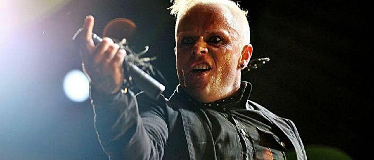 Keith Flint, durante un concierto en la Isla de Wight, en 2006.