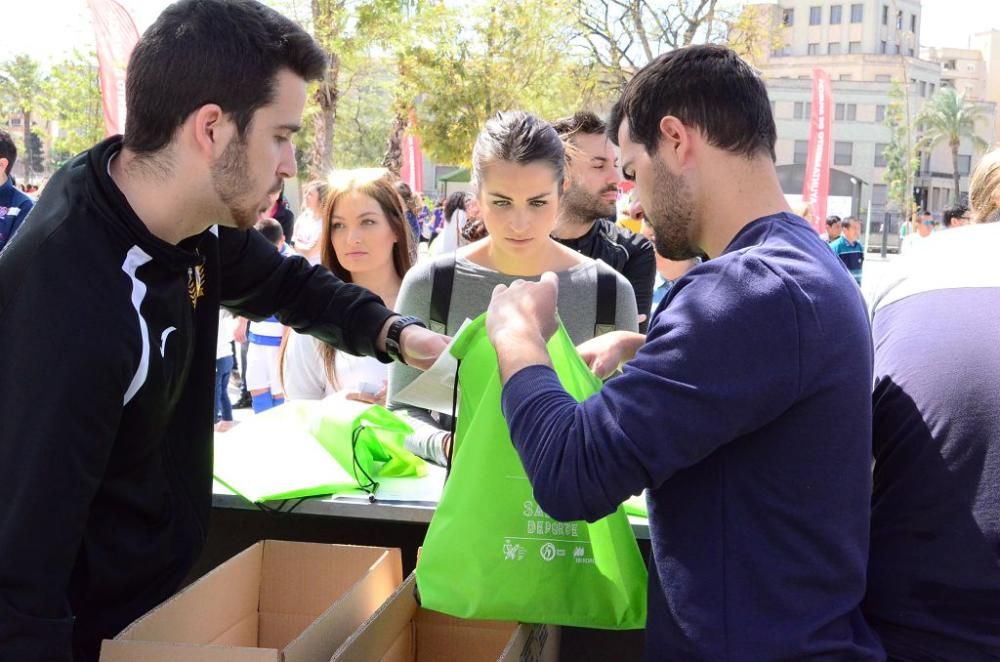 Entrega de dorsales de la III Carrera de la Mujer