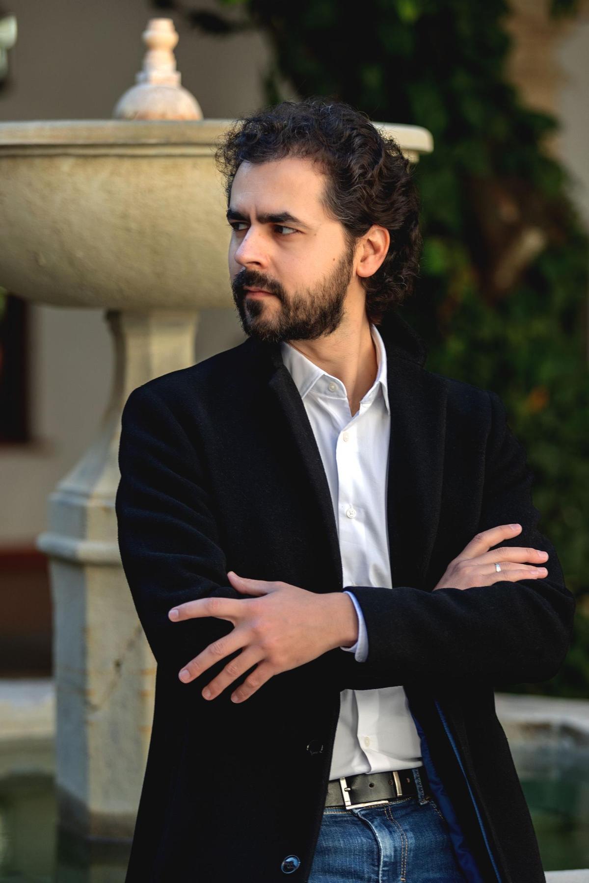 Alejandro Muñoz, director invitado de la OFUA para estos dos recitales