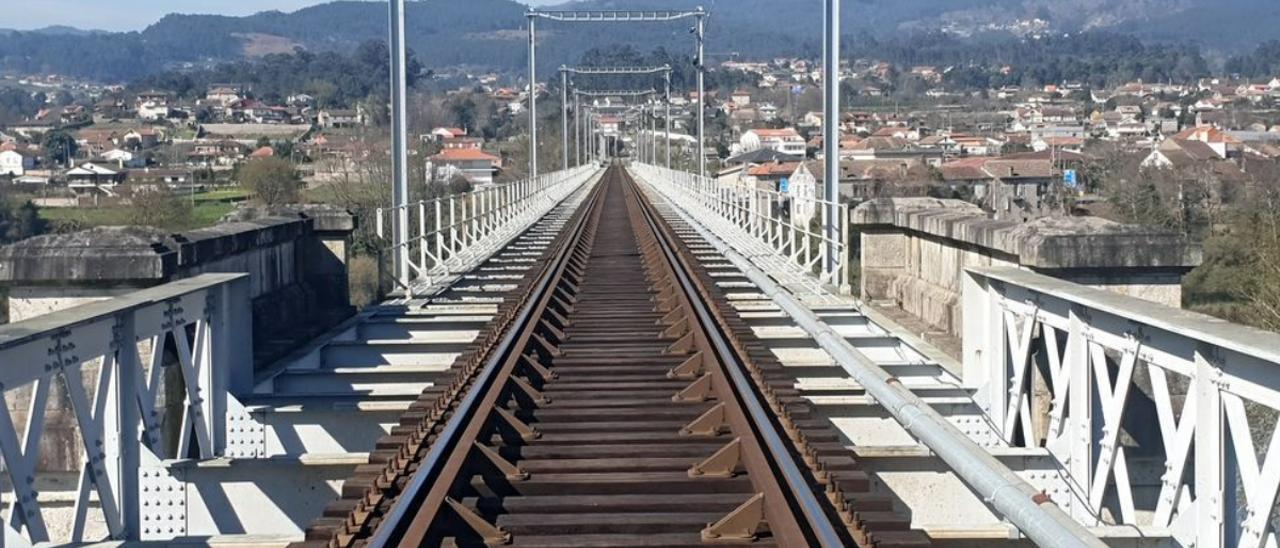 Vista del puente ferroviario entre Tui y Valencia. Marta G. Brea