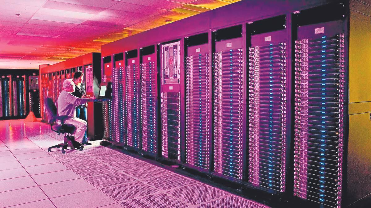 Imatge d’un centre de dades, instal·lacions de gran consum hídric i energètic.