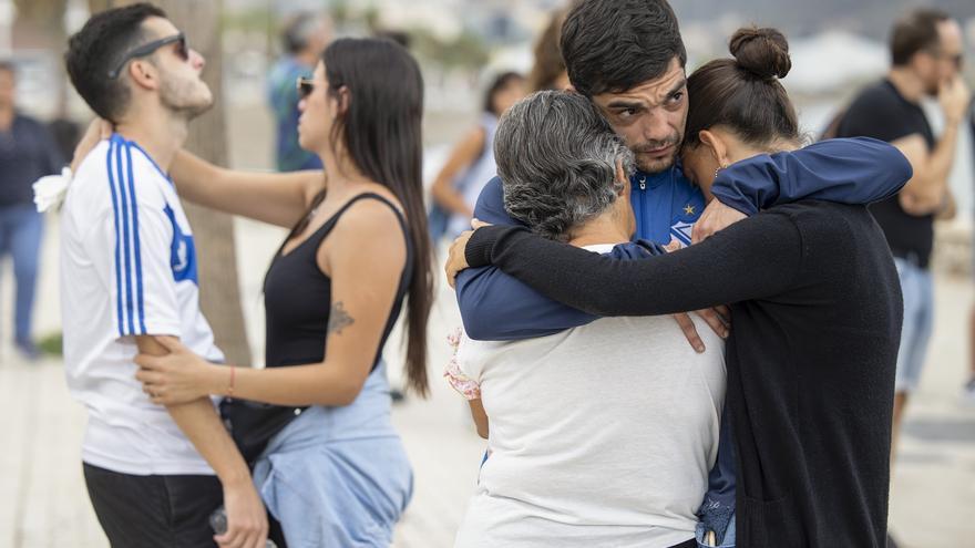 La familia de los paddle surfistas desaparecidos en Málaga pide que continúe su búsqueda