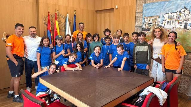 Participantes e monitores de Gondoverán, xunto a Paco Ferreira e Nuria Lameiro.