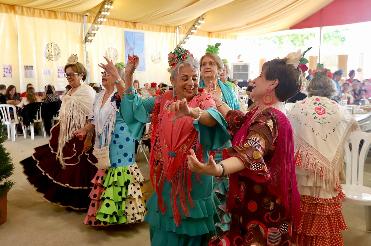 Martes de bullicio tardío en el Arenal