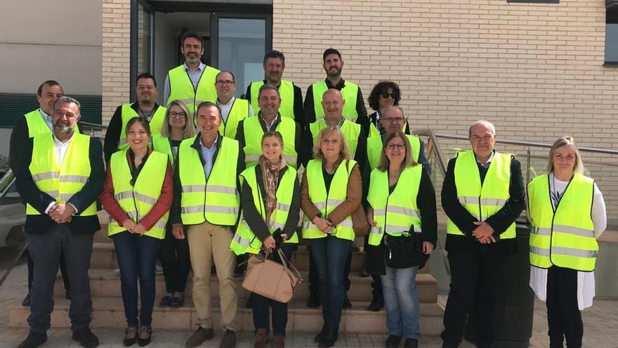 Representantes públicos de Castilla-La Mancha visitan la planta de Caudete de las Fuentes del CVI