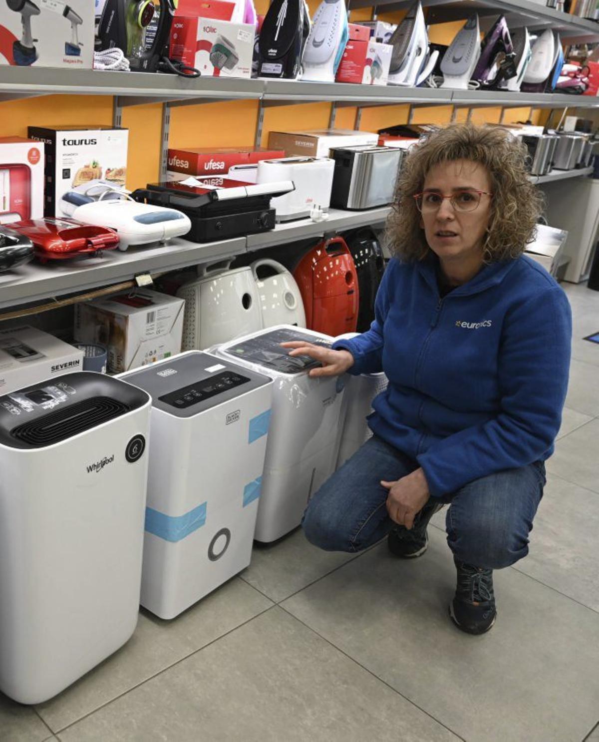 Deshumidificadores de diferentes capacidades.