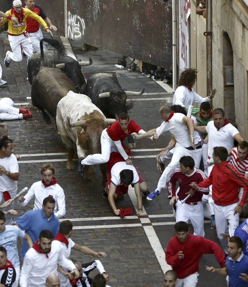 Fotogalería del sexto encierro de San Fermín