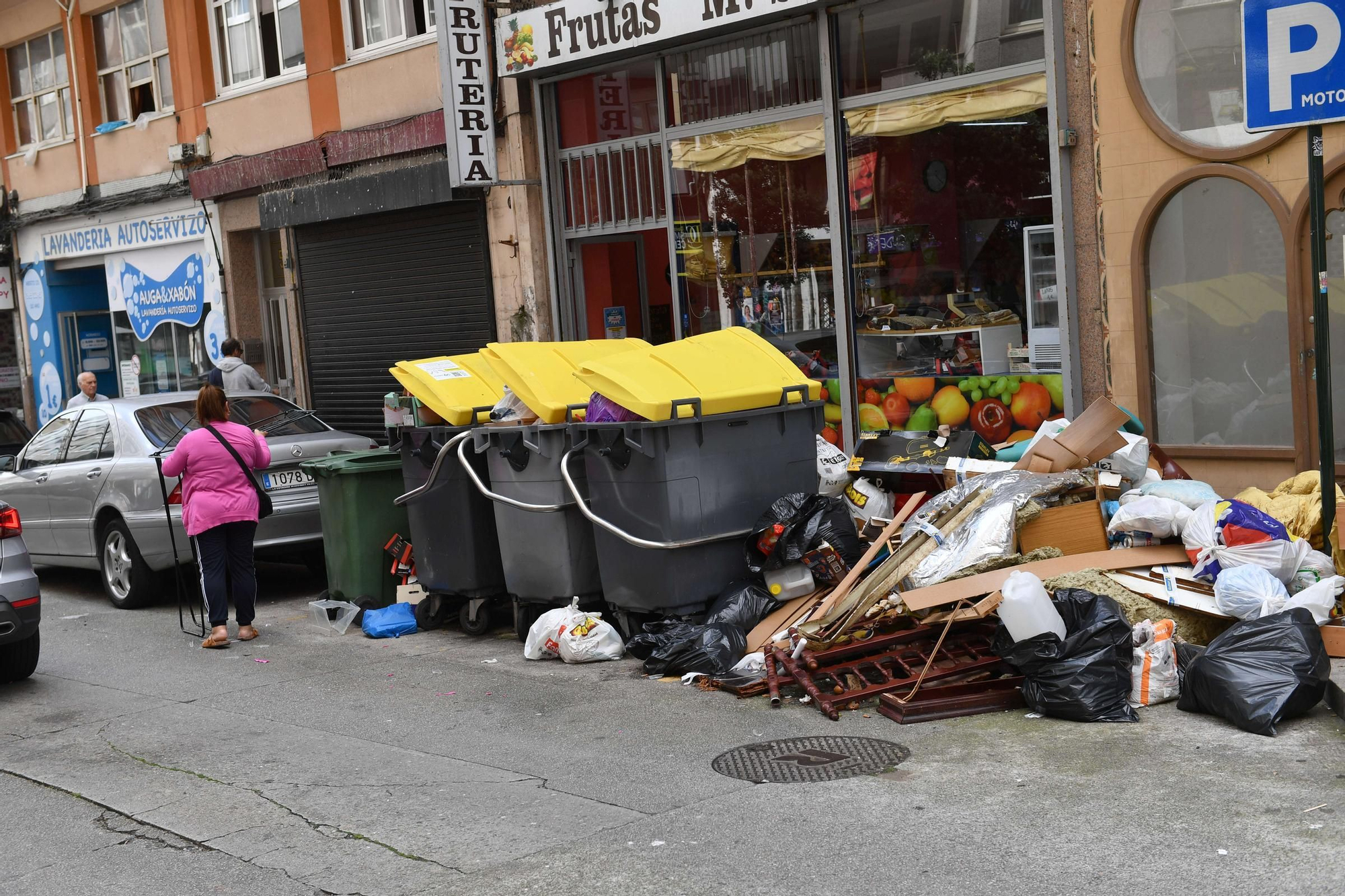 Los trabajadores de la recogida de basura en A Coruña anuncian una huelga indefinida desde el 1 de agosto