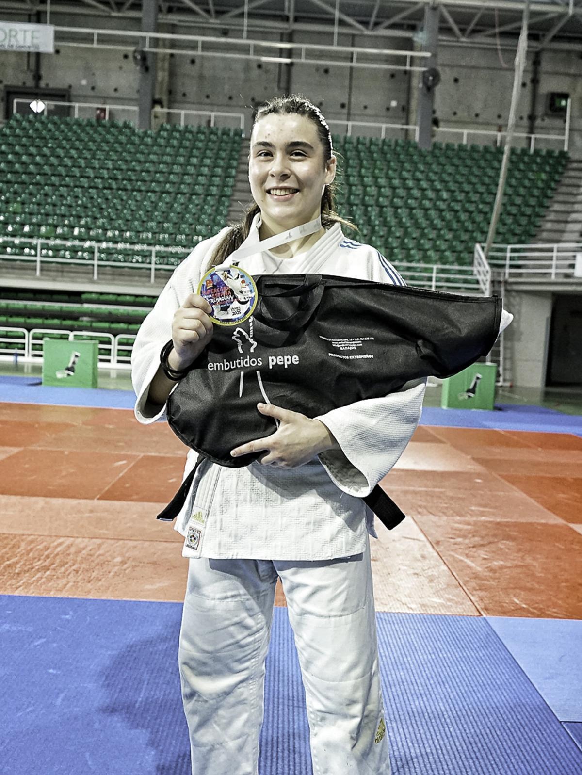 Villamediana tras ganar el título en el Multiusos de Cáceres.