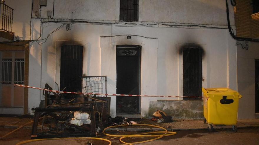 Imágenes del incendio en la casa de las hermanas de Zalamea, el pasado mes de diciembre