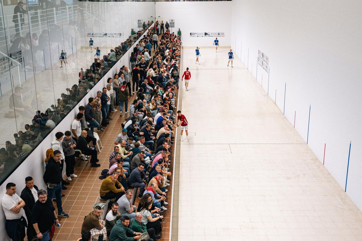 Final Lliga CaixaBank de raspall Pro1 al trinquet d'Oliva.