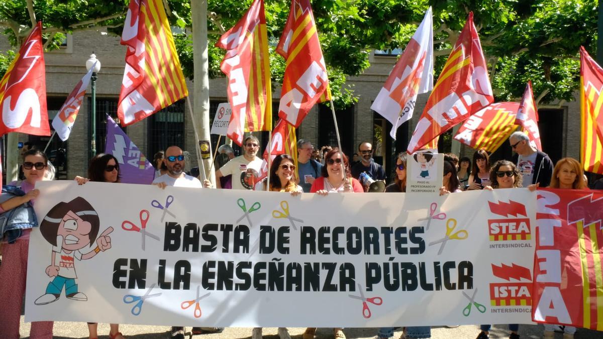 Concentración de STEA ante la sede del Gobierno de Aragón, en una imagen de archivo.