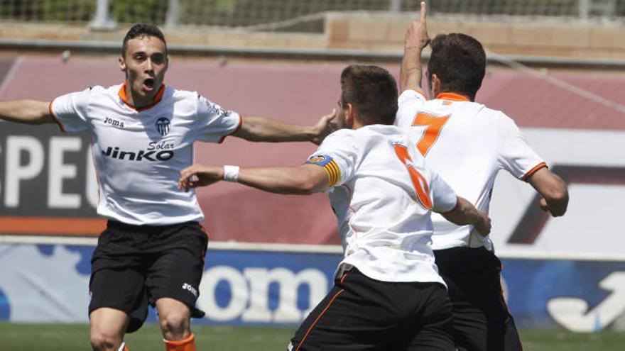 El Mestalla golea al Huracán