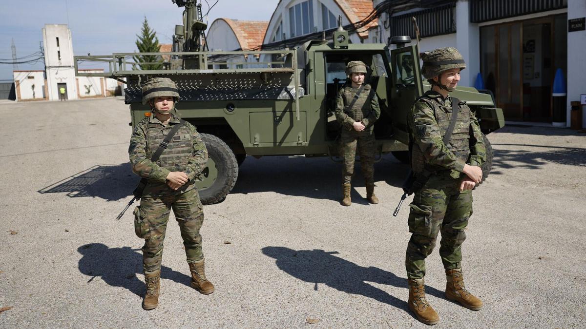 Robles advierte del importante número de misiles iraníes que llegan a Turquía cada día