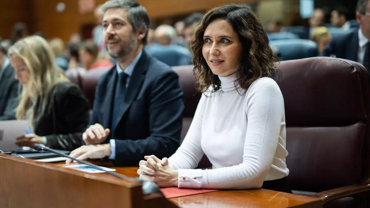 Ayuso asegura que hay "130.000 muertos sobre los hombros de Sánchez" por la Covid