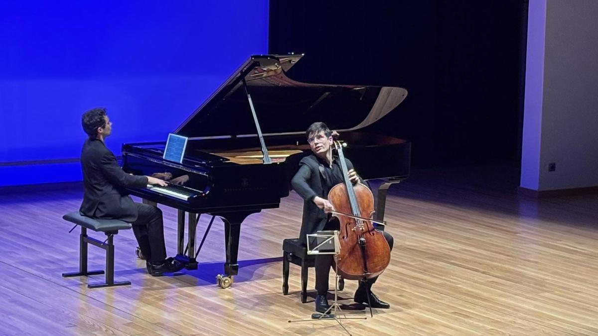 David Martín Gutiérrez, cello y Enrique Lapaz Lombardo, piano.