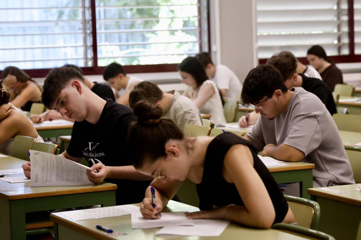 Valencia. Universidad politécnica de Valencia. UPV UNIVERSITAT pruebas examen exámenes PAU segunda convocatoria VLC