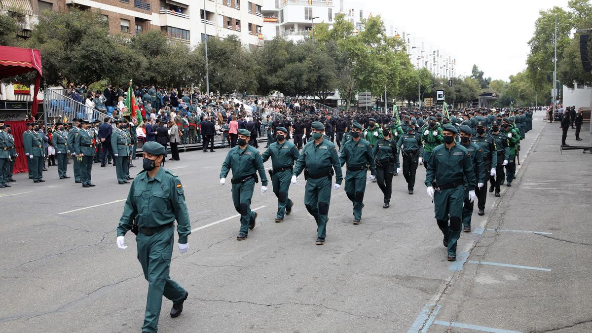 Parada militar y desfile de la Guardia Civil en Córdoba