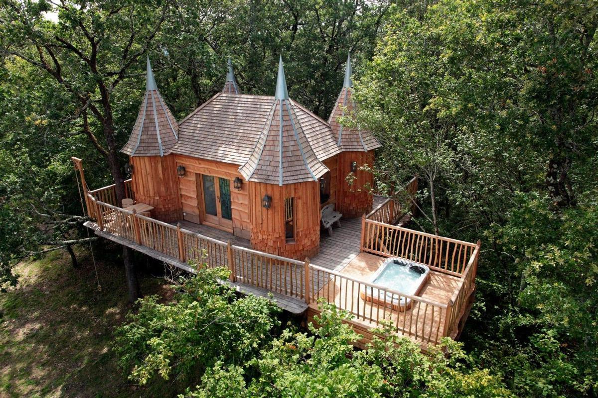 Chateaux Dans les Arbres Bergerac