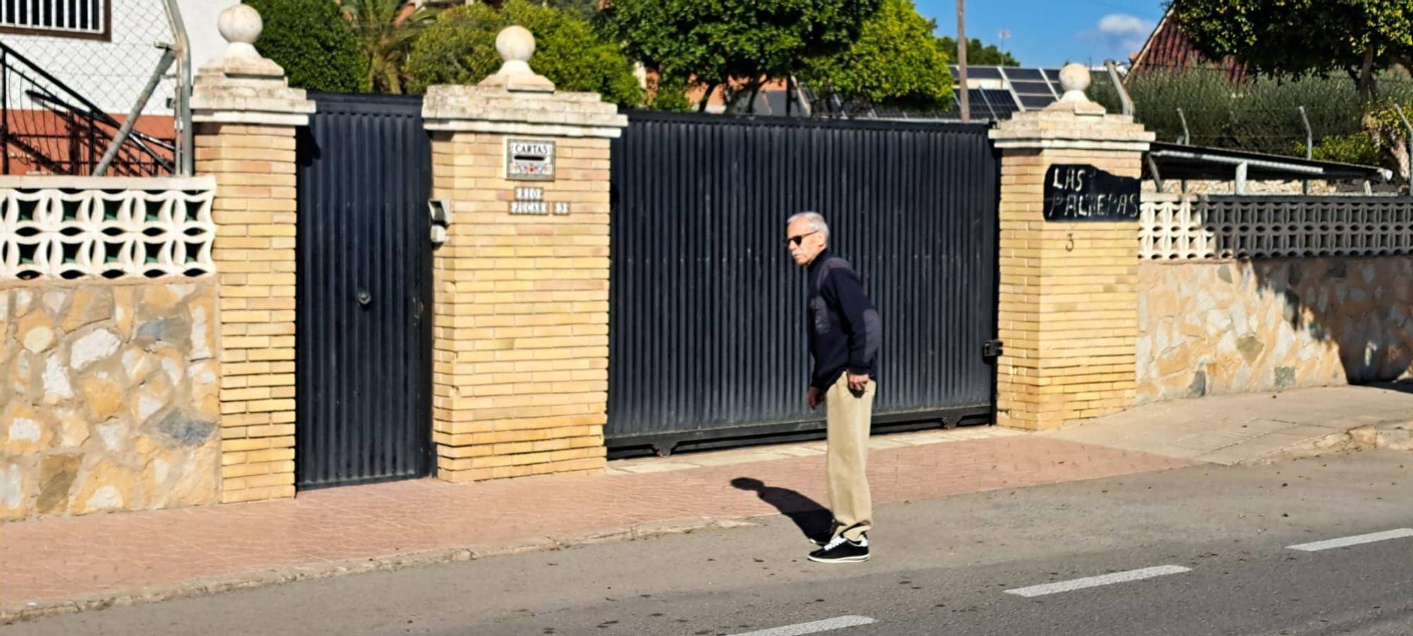 Vecinos de la urbanización Sol y Luz, "hartos de estar discriminados y olvidados"
