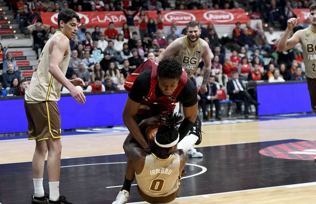 Todas las imágenes del partido del UCAM Murcia contra el Bàsquet Girona