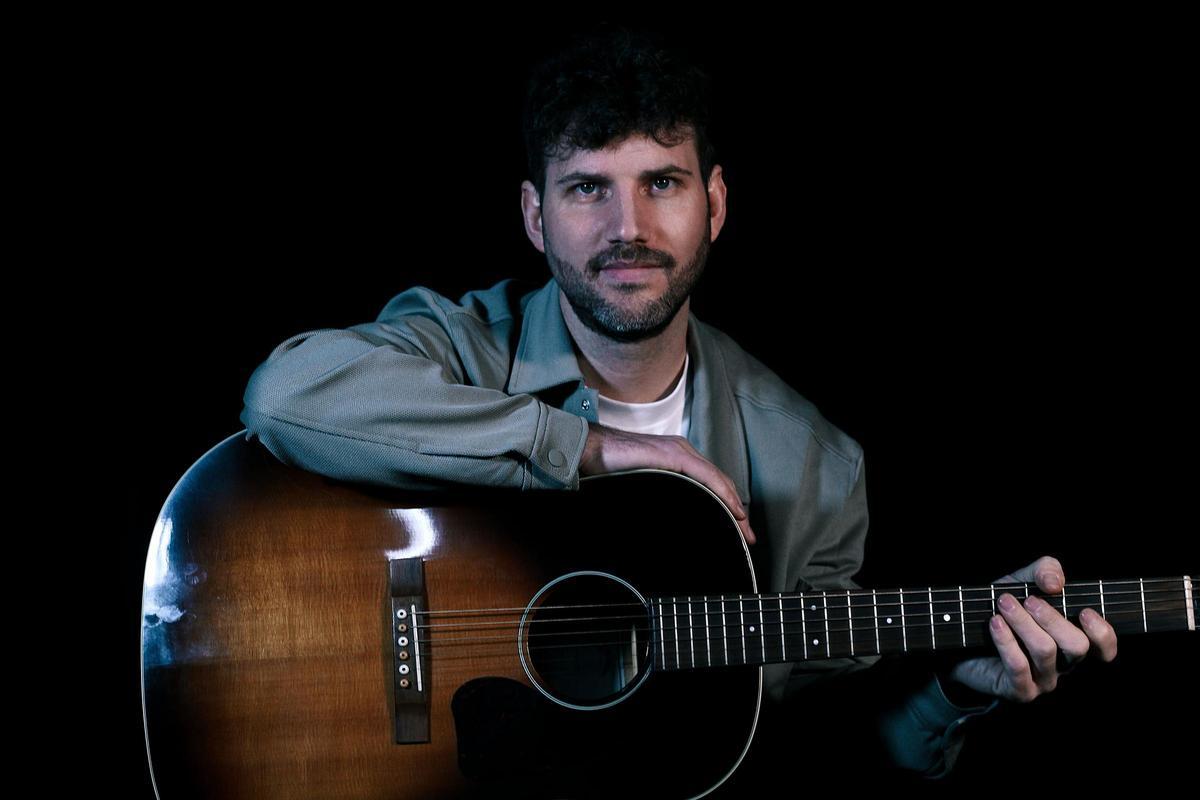 El artista coruñés, Hugo Torreiro