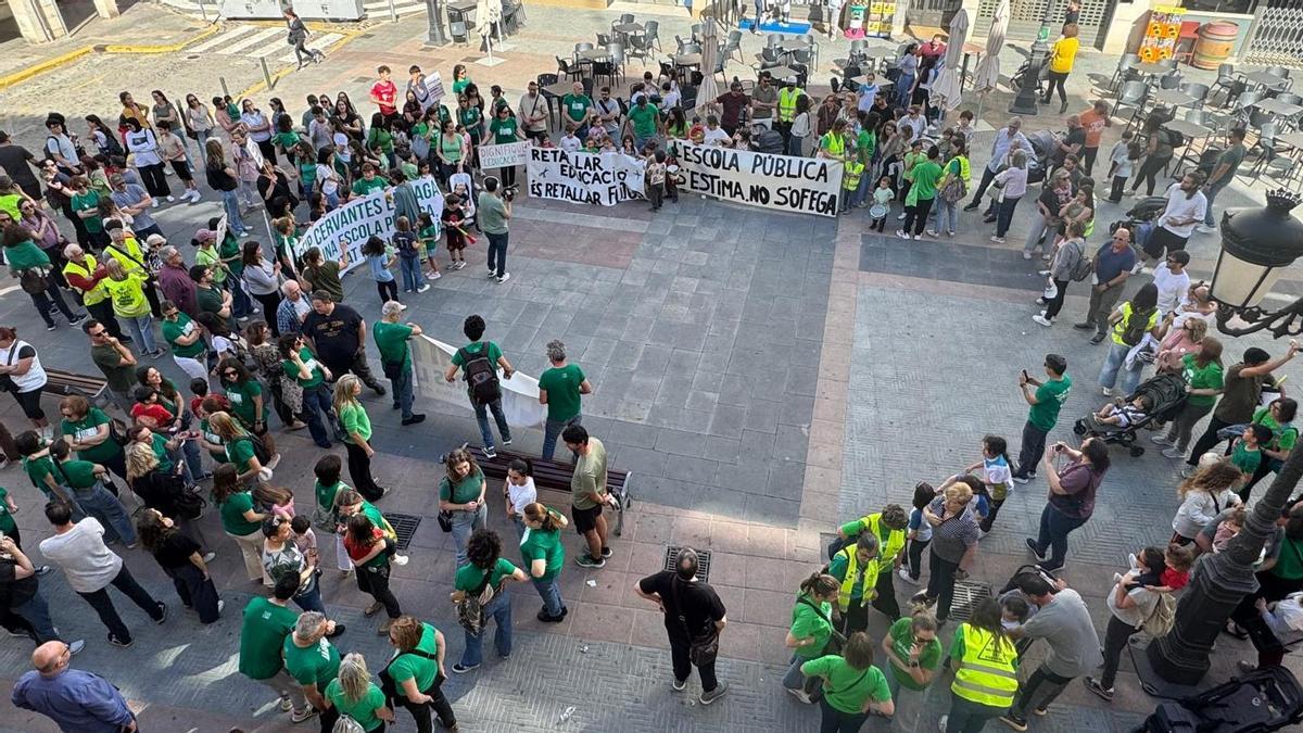 Concentración de docentes en Sueca durante la reciente huelga.
